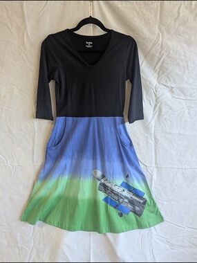 Svaha XS Hubble Telescope 3/4 Sleeve. Black Top, Blue To Green Dress